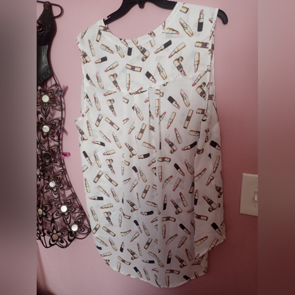 torrid Harper White Sleeveless Lipstick Print Chiffon Camisole - Picture 3 of 3